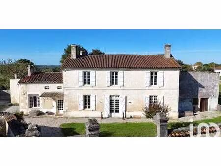 propriété avec piscine cherves-richemont (16)