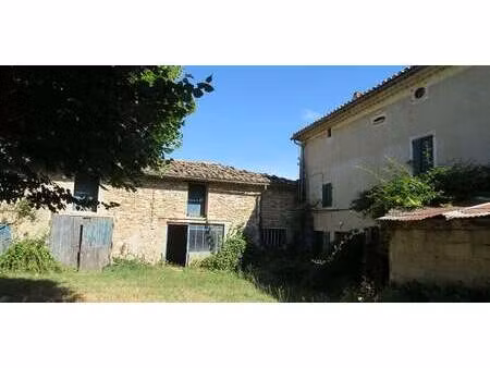 corps de ferme avec dépendances et jardin taulignan (26)