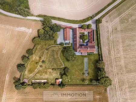 propriété rare : ferme carrée sur un domaine exceptionnel...