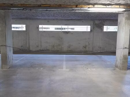 parkings couverts sécurisés à louer