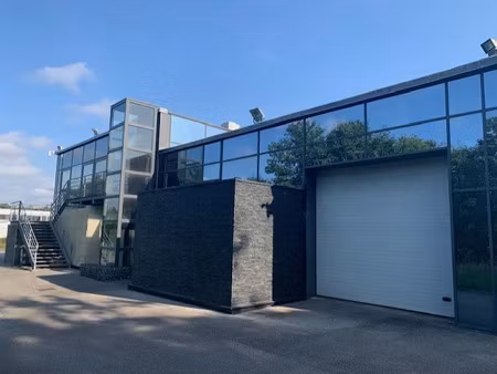 location locaux professionnels 184 m² à vannes (56000)  2 200 €