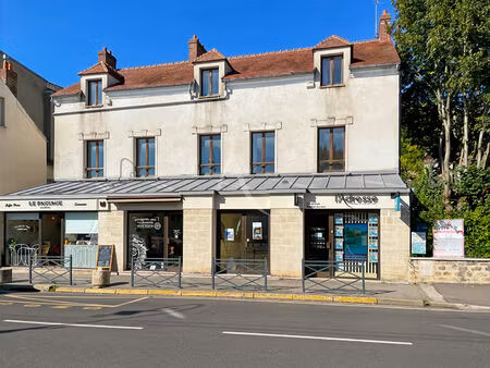 location commerce 49 m² à auvers-sur-oise (95430)