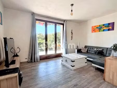 grande maison familiale dans un charmant quartier résidentiel