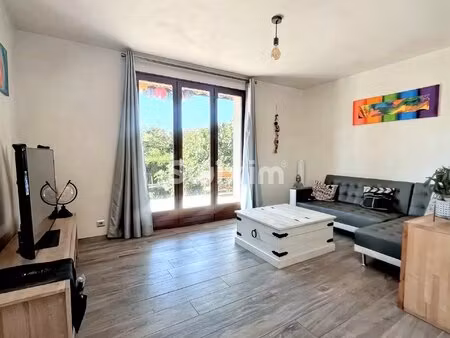 grande maison familiale dans un charmant quartier résidentiel