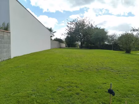 vente terrain 700 m² à les herbiers (85500)  85 000 €