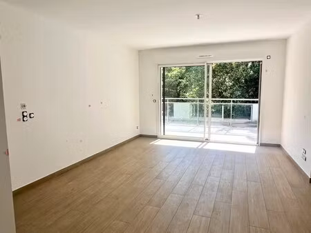 splendide 3 pièces neuf eze bord de mer