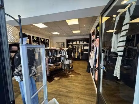 pret-à-porter avec bail commercial