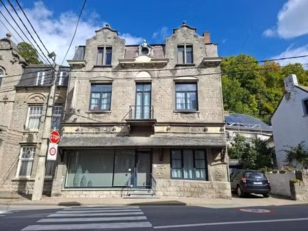 superbe maison de commerce en plein coeur d'yvoir