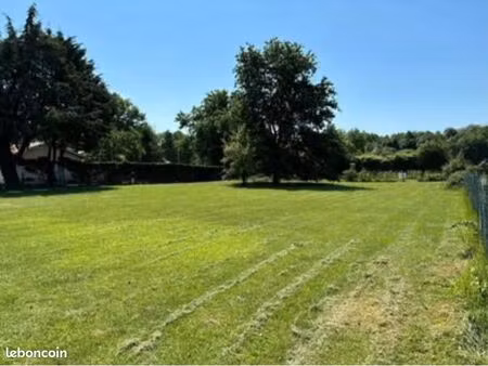 terrain constructible 700m2 campugnan proche blaye