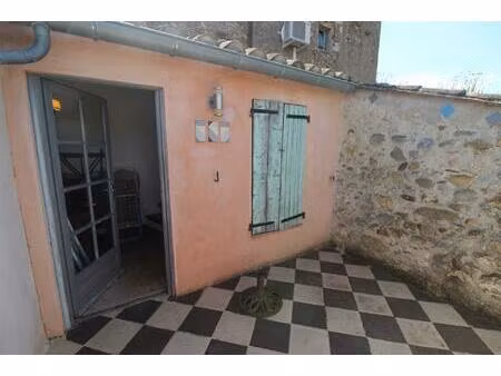 la maison molières  avec sa terrasse et son jardin