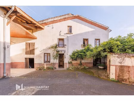 maison de 95m² + dépendances dans village au calme