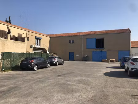 locaux d'activités surafces de stockage et bureaux avec terrain en location rognac