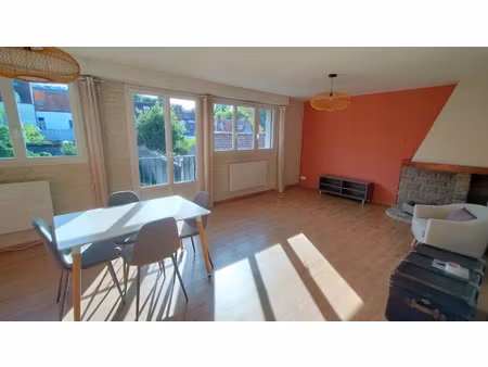 appartement 2ch  avec garage et grand cellier.