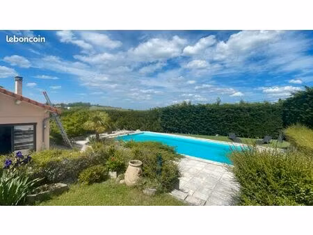 maison 4 chambres  piscine  jacuzzi et grand garage de 100m²