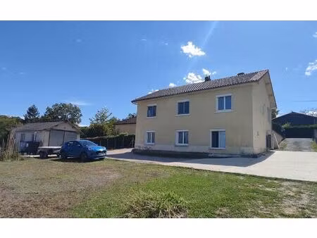 maison montrem m² t-5 à vendre  214 000 €