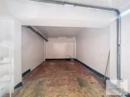 garage à vendre – avenue de la croix du feu 5  laeken