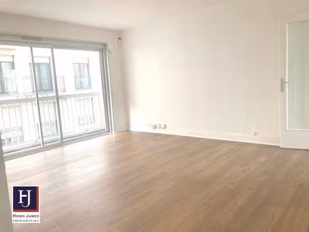 trocadero/iena - 52 m² - 2 pieces avec ascenseur - lumineux - traversant