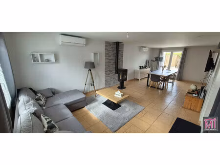 pavillon impeccable 3 chambres avec sous-sol