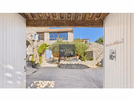 un mas ardéchois du xvème siècle  entre histoire et art de v