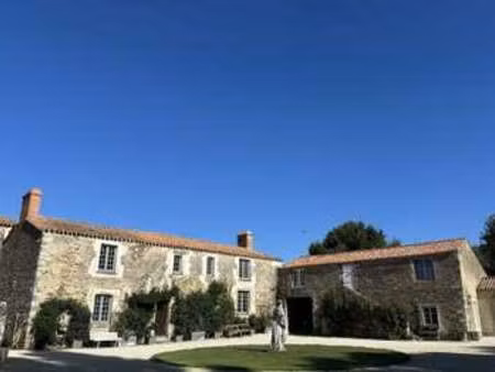 vente maison au fenouiller (85800) : à vendre / 373m² le fenouiller