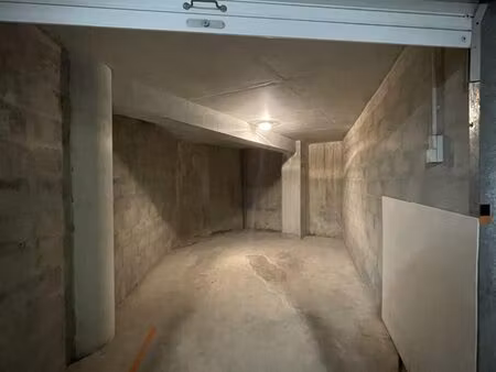 garage fermé sécurisé