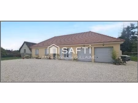 beau pavillon de 2023 dans un environnement calme