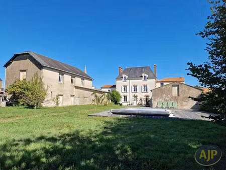 vente maison piscine à la limouzinière (44310) : à vendre piscine / 283m² la limouzinière