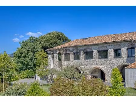 mas 290m2 avec piscine et terrain