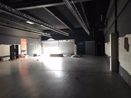 location commerce chasseneuil du poitou 454 m²