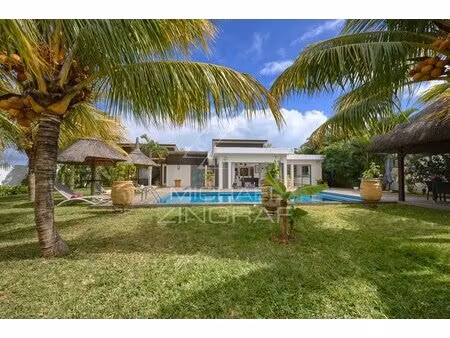 villa dans résidence sécurisée à grand baie - mzimc956