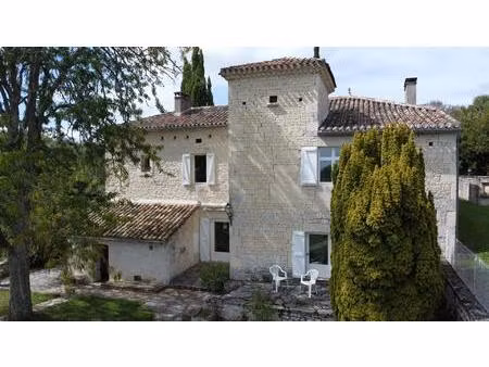 ensemble en pierre restaurée avec gite  grange   piscine   poolhouse et 5793m2 de terrain