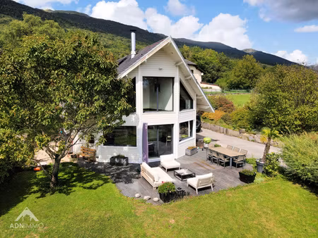 maison 6 pièces 230 m2