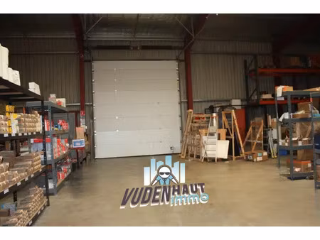local d'activité 2260 m²