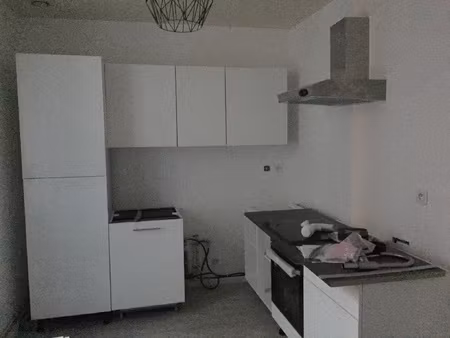 location appartement 4 pièces 82m² confolens 16500