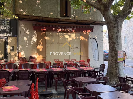 immeuble au cœur du village de mourès 96 m² habitable et 20 m² de commerce