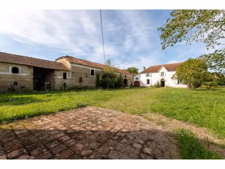 vente maison 7 pièces 264 m² à larreule (65700)  279 000 €