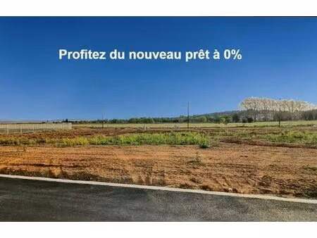 ginestas  beau terrain constructible et viabilisé de 389 m2