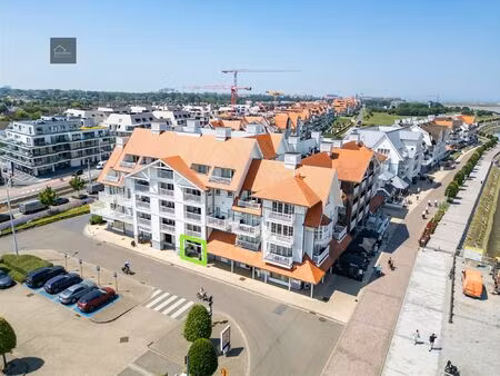 volledig ingerichte trendy horecazaak aan de wandelpromenade!