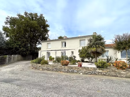 oudon - ensemble immobilier - locaux professionnels 550 m2 -