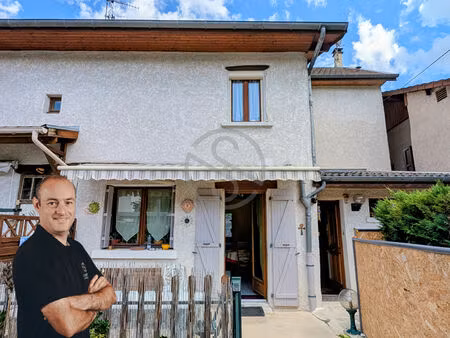 belle maison 6 pièces de 121 m²