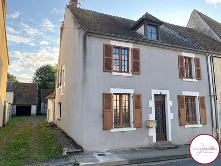 charmante maison de village à sagonne 130 m² ? cadre médiéval plein de charme