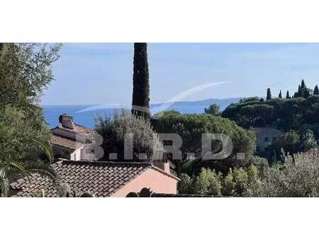 maison contemporaine avec piscine et jardin les issambres (83)