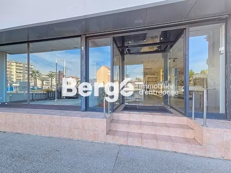 location local commercial