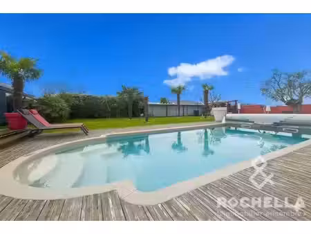 vente maison 5 pièces 201 m² à bourgneuf (17220)  597 500 €