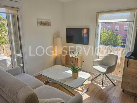 exclusivite bel appartement bien conçu au centre de port grimaud avec balcon