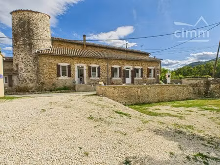 ancien couvent rénové en maison de charme – 146 m² habitables – terrain arboré de 2 373 m²