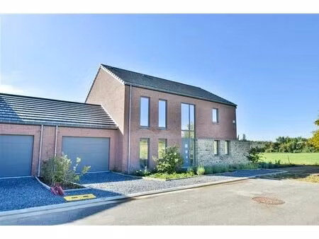 magnifique maison neuve  3ch  garage et jardin!