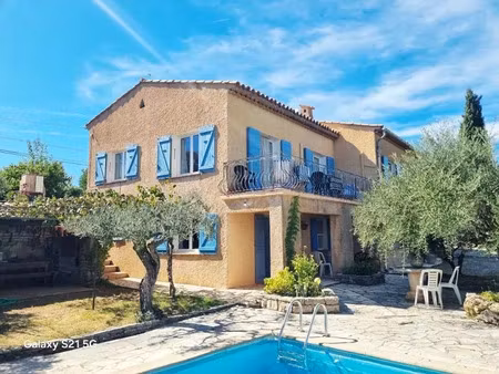 vente maison 6 pièces 200 m² flayosc (83780)