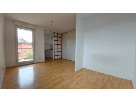 blagnac - appartement t1bis avec balcon et parking - proche iut - centre commercial