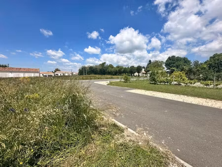 vente terrain 780 m² à thenac (17460)  58 800 €